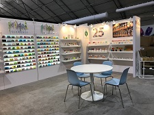 /20x20-Modular-Exhibit-Booth-with-Shelving-5